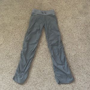 Lululemon kids (Ivivva) grey sweatpants Size 10 girls